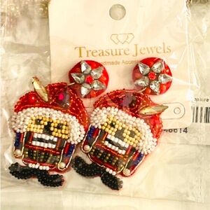 🎄NEW BEAUTIFUL TREASURE JEWELS NUTCRACKER HOLIDAY EARRINGS!